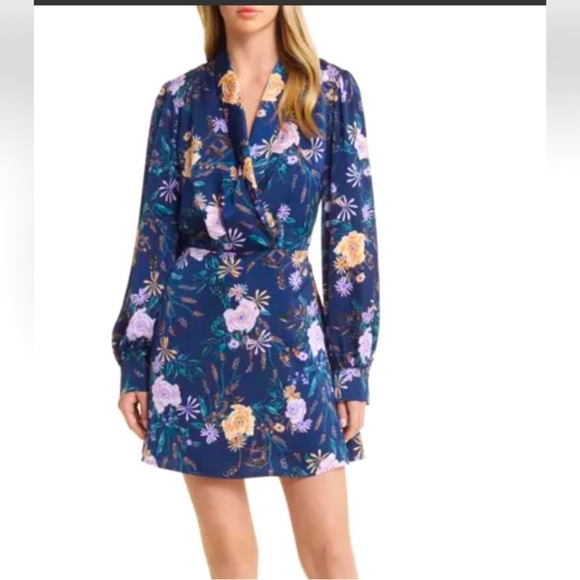 🎉$10 SALE! Lost+Wander navy floral mini - Picture 2 of 10